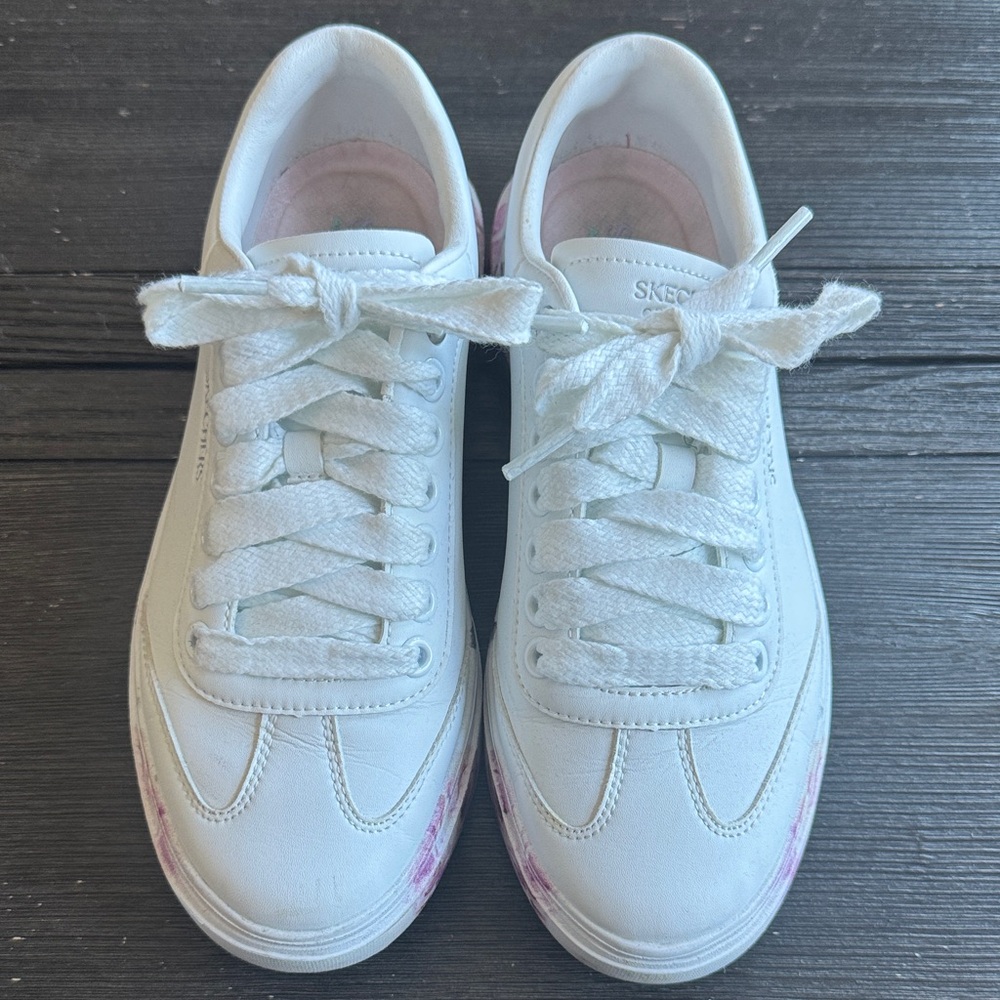 Skechers Women's White and Pink Sneakers
